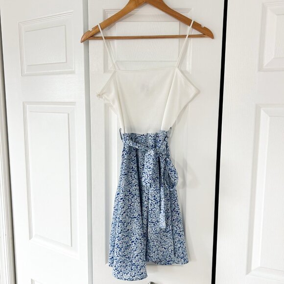 SHEIN Blue Floral Print Fit & Flare Sleeveless Mini Dress Women’s Size M EUC - Picture 4 of 8